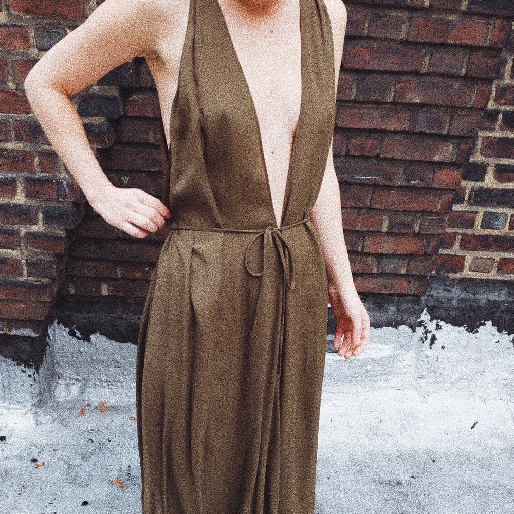 COPY - Reformation Plunge V Green Dress